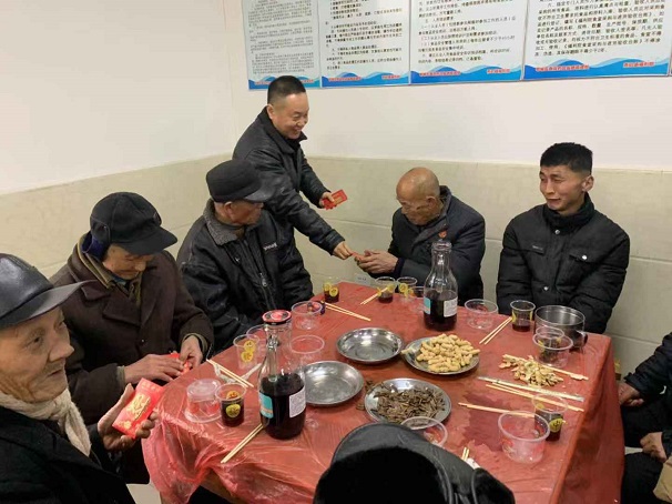 2019讓愛依舊，湖北昌利領(lǐng)導(dǎo)前往福利院慰問